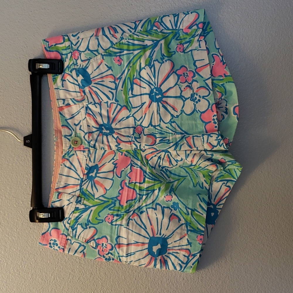 EUC Lilly Pulitzer Callahan shorts size 2